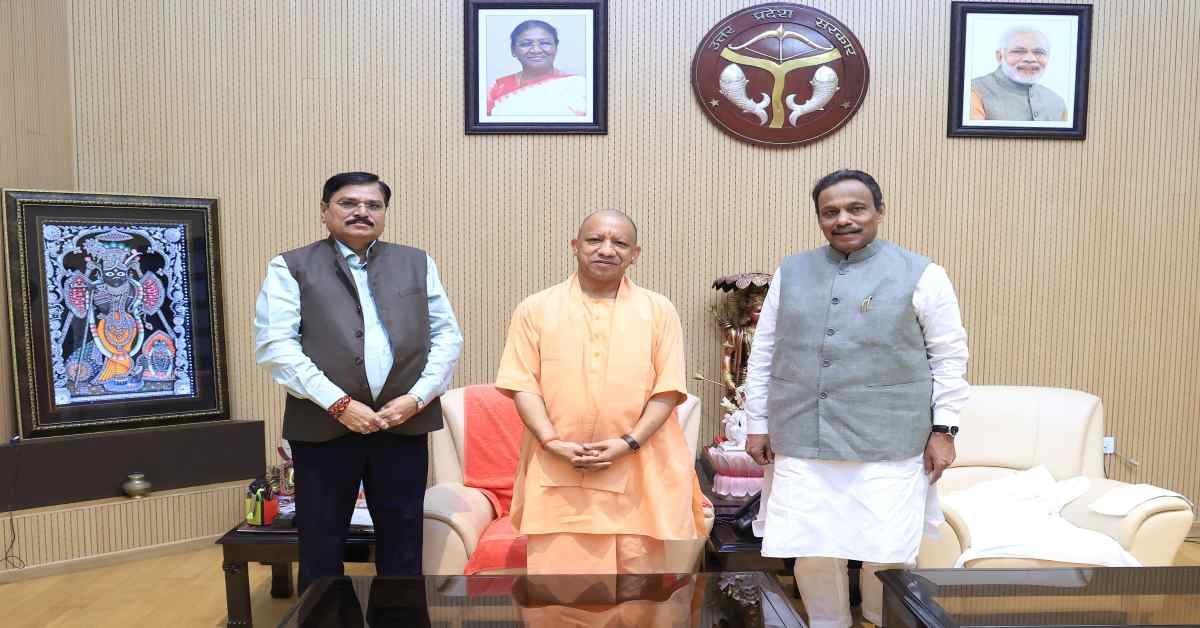 संघ और संगठन का मेल! UP प्रभारी विनोद तावड़े और CM योगी के बीच मुलाकात, 27 की तैयारी समेत कई मुद्दों पर चर्चा