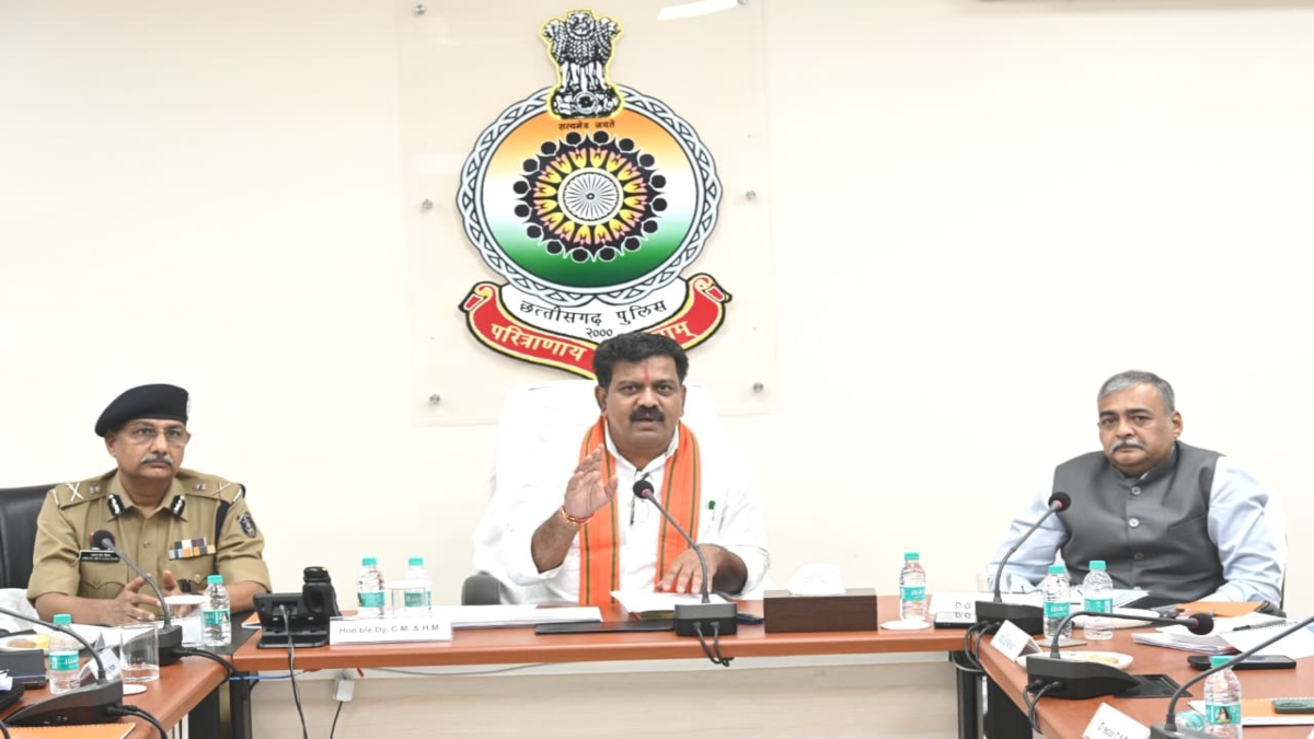 नए आपराधिक कानूनों को लेकर गृह मंत्री विजय शर्मा सख्त, अफसरों को दिए निर्देश, जानें NCLI डैशबोर्ड में छत्तीसगढ़ का कैसा है प्रदर्शन