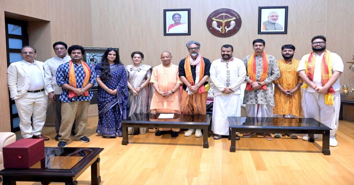 CM योगी से मिली ‘हनुमान अंश’ की टीम, फिल्म की आध्यात्मिक कहानी पर हुई खास चर्चा