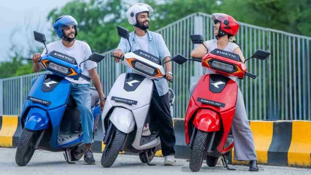 Kinetic DX Plus Launch : बड़ी बैटरी के साथ पेश हुआ नया इलेक्ट्रिक स्कूटर, 132 किमी की रेंज का दावा