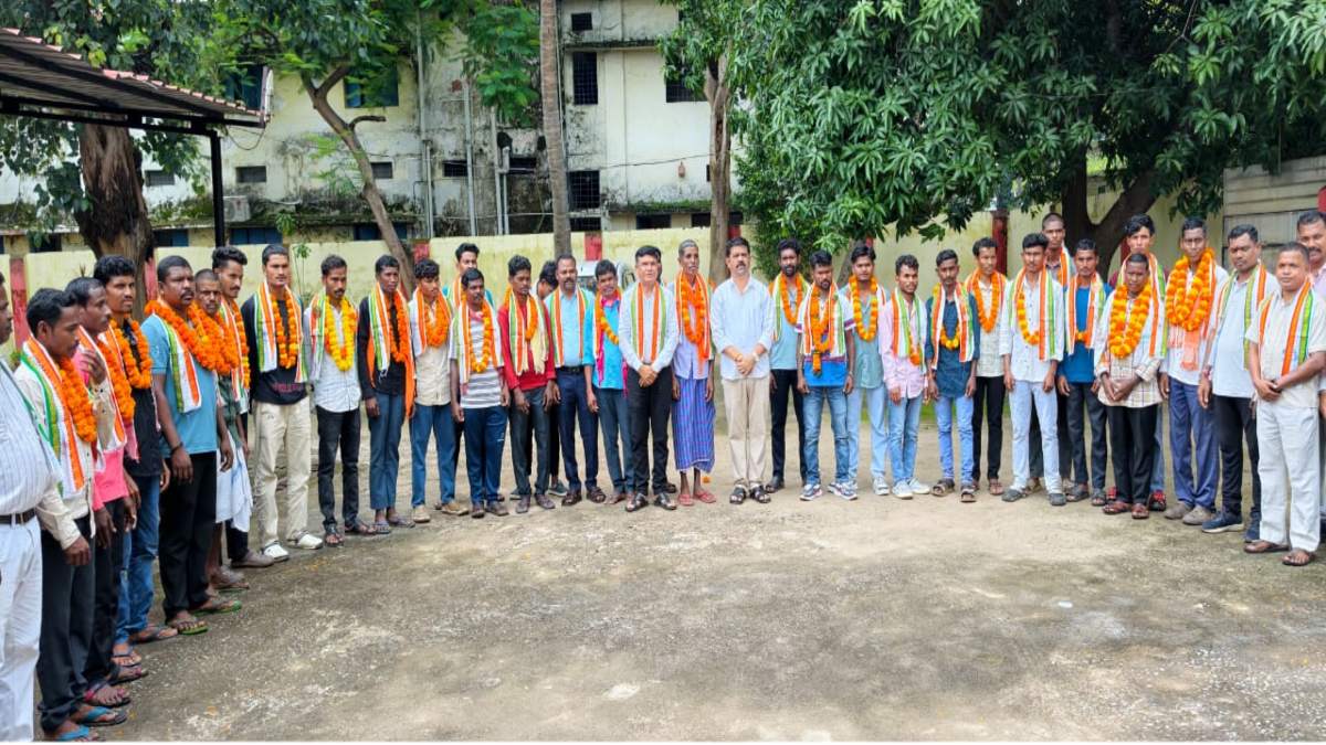 50 भाजपा कार्यकर्ताओं ने किया कांग्रेस प्रवेश, BJP जिलाध्यक्ष ने कहा – भ्रम फैला रहे विधायक