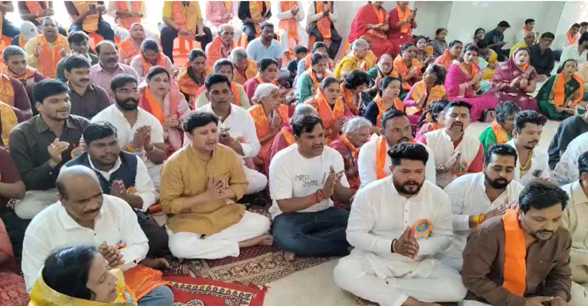 बीजेपी के पूर्व विधायक का बयानः राहुल गांधी के दीर्घायु और हमेशा कांग्रेस लीडर बने रहने की जताई कामना, नीम करोली बाबा की फिल्म टैक्स फ्री करने की मांग