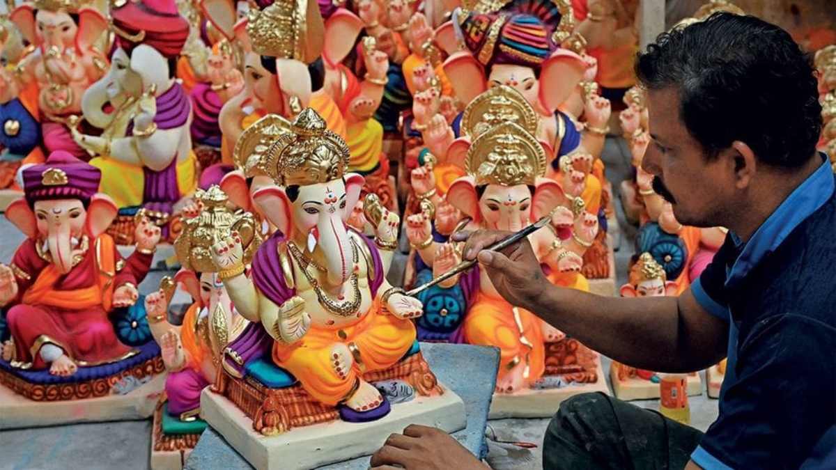 गणेश चतुर्थी : बाएं या दाएं सूंड वाले गणेश जी? जानिए घर में कौन सी गणपति प्रतिमा लाना शुभ माना जाता …
