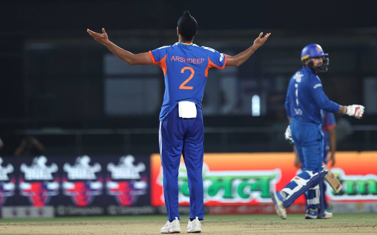 IND vs AFG 1st T20I: अफगानिस्तान ने भारत को दिया 157 रन का लक्ष्य, अजमतुल्लाह उमरजई ने जड़ा अर्धशतक, अर्शदीप ने झटके 3 विकेट