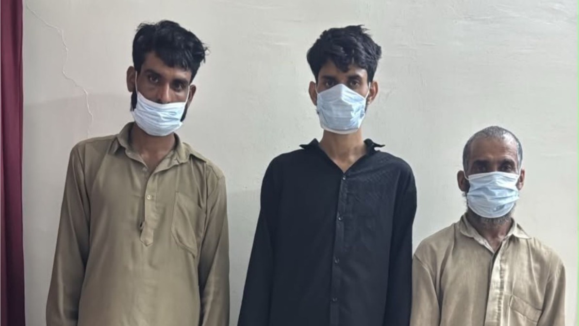 J&K की राजौरी पुलिस ने LeT से जुड़े OGW नेटवर्क का किया भंडाफोड़, 3 मददगार गिरफ्तार, IED भी बरामद