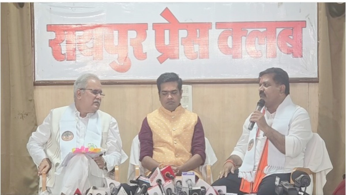 पीएम आवास पर बहस के बाद पोस्टर वार : भूपेश बघेल बोले – अगली बार किसी समझदार को भेजना, भाजपा ने कहा – भ्रम का गुब्बारा फूटा