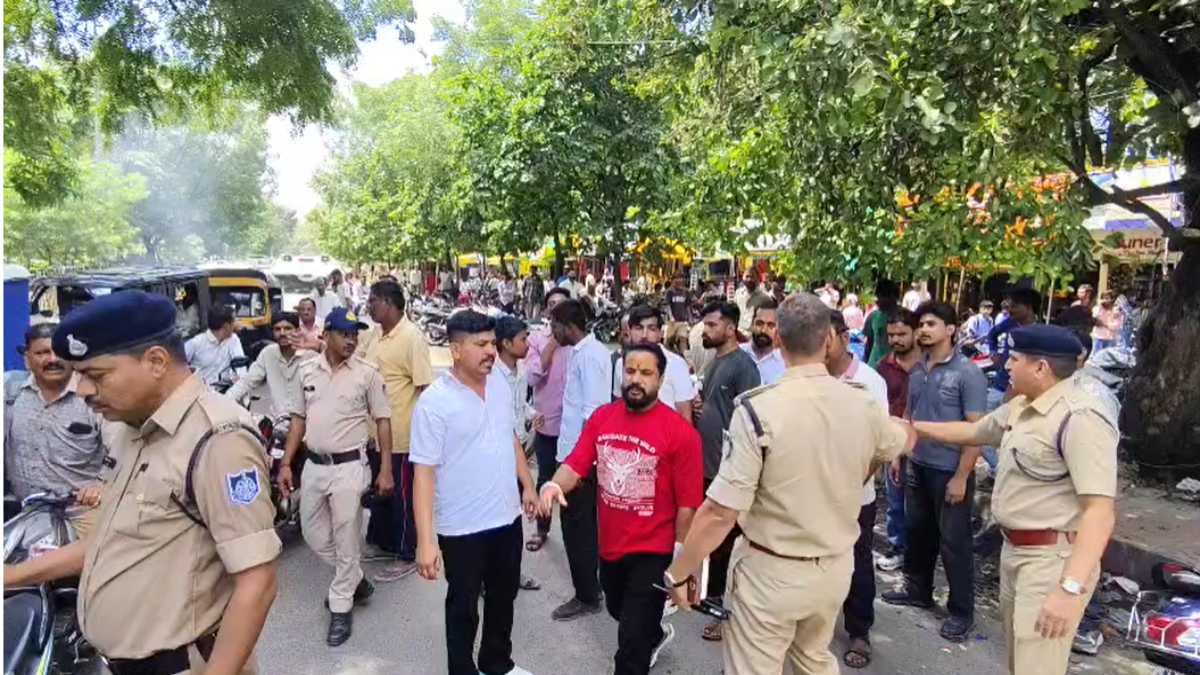 वराह मार्च की अनुमति निरस्त होने के बाद शहर में तनावः पुलिस ने 75 से अधिक लोगों को लिया हिरासत में, लॉट मस्जिद/विजय कीर्ति मंदिर बंद