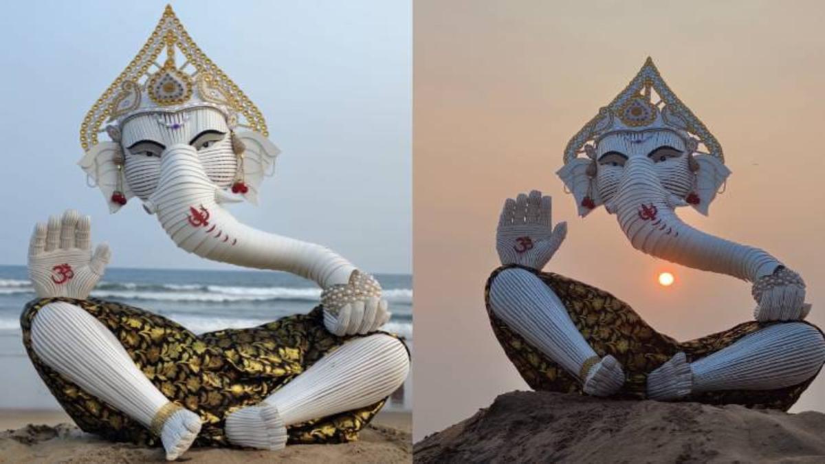 पुरी बीच पर दिखा गणेश का अनोखा रूप: गत्ते से बनी 4 किलो की मूर्ति बनी आकर्षण का केंद्र, तस्वीरें लेने उमड़े पर्यटक