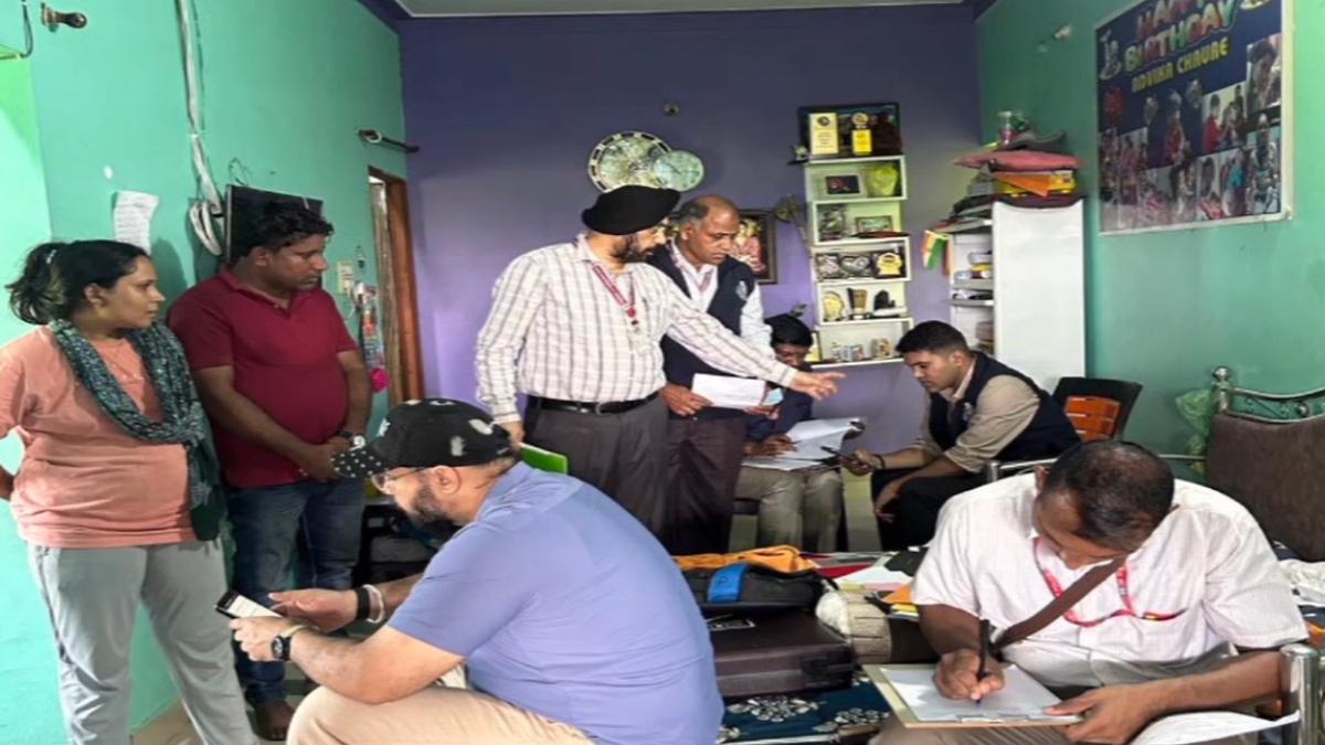 करोड़ों का आसामी निकला प्रभारी प्रबंधकः सेवा सहकारी समिति के प्रभारी विलास चौरे के ठिकानों पर EOW छापा, आय से 4 गुना अधिक मिली 2 करोड़ से ज्यादा की संपत्ति