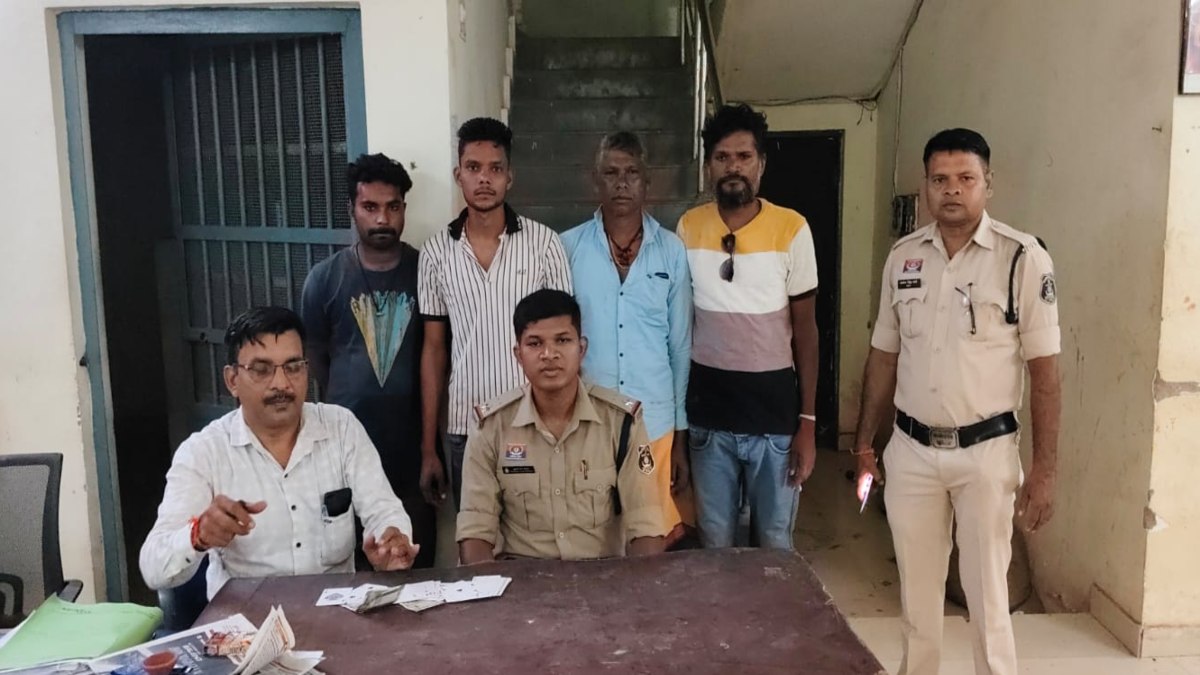 एनीकट के पास सजी जुए की महफिल में आ धमकी पुलिस, 4 जुआरी गिरफ्तार