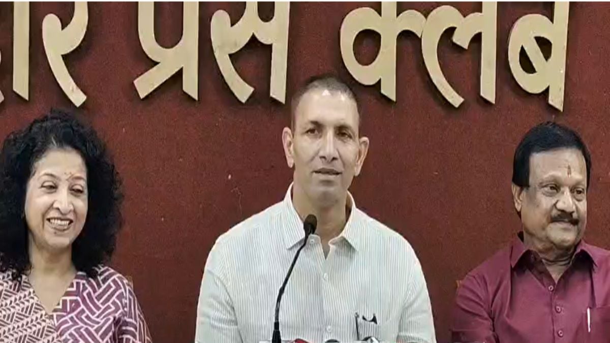 छात्रों की गूंज को हर जिले तक ले जाएगी कांग्रेस: जीतू पटवारी बोले- सरकार का दायित्व है अधिकार संपन्न शिक्षा देना, 2028 में सरकार बनेगी, अभी मिठाई खा लीजिए, बीजेपी के कुकर्मों के लिए उन्हें साधुवाद