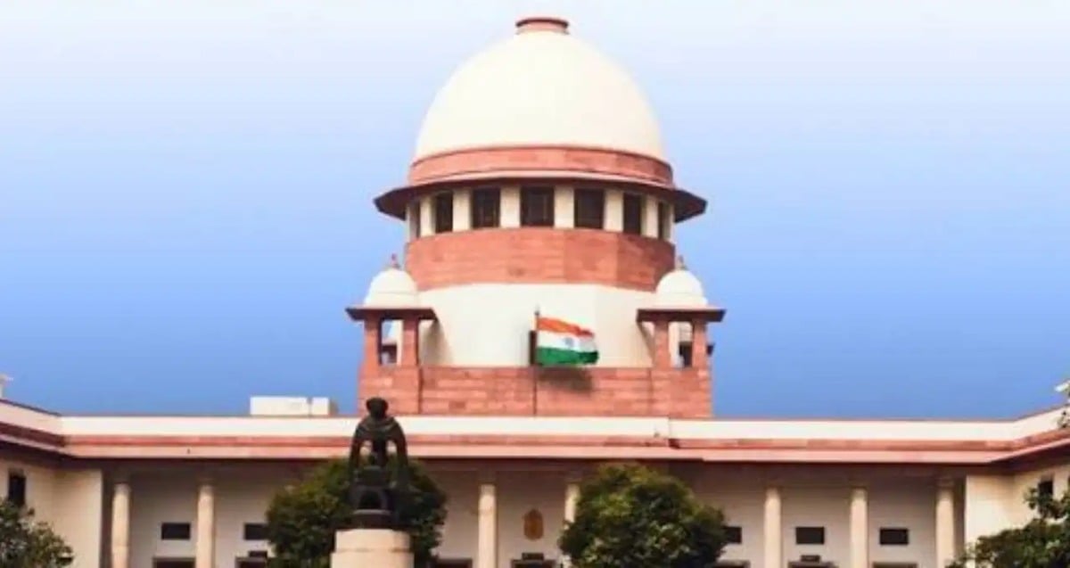 वंदे मातरम के छह अंतरे का गायन अनिवार्य करने वाले कानून को चुनौती, SC ने केंद्र सरकार को जारी किया नोटिस