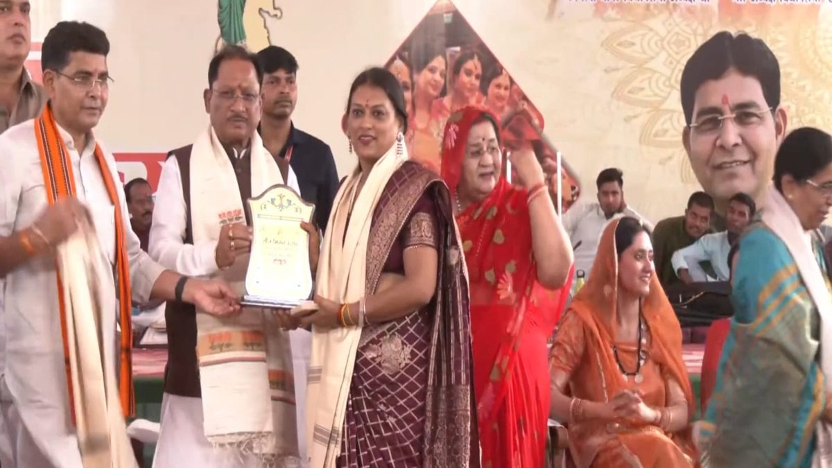 तीज मिलन उत्सव: CM साय ने कहा- माताओं-बहनों के सम्मान और आर्थिक सशक्तिकरण के लिए सरकार लगातार प्रयासरत