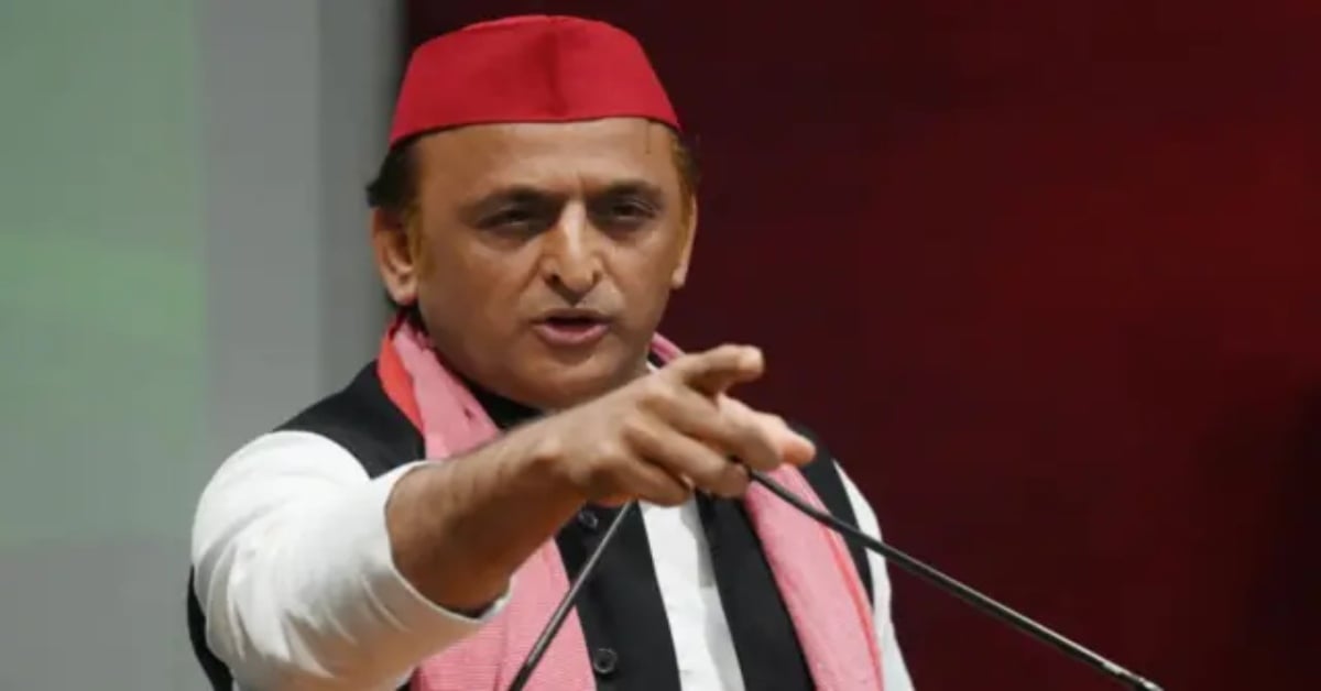 ‘सत्ता की कठपुतली’ कौन? 14 आपत्तियों पर अखिलेश का तीखा हमला, चुनाव आयोग पर उठाए सवाल