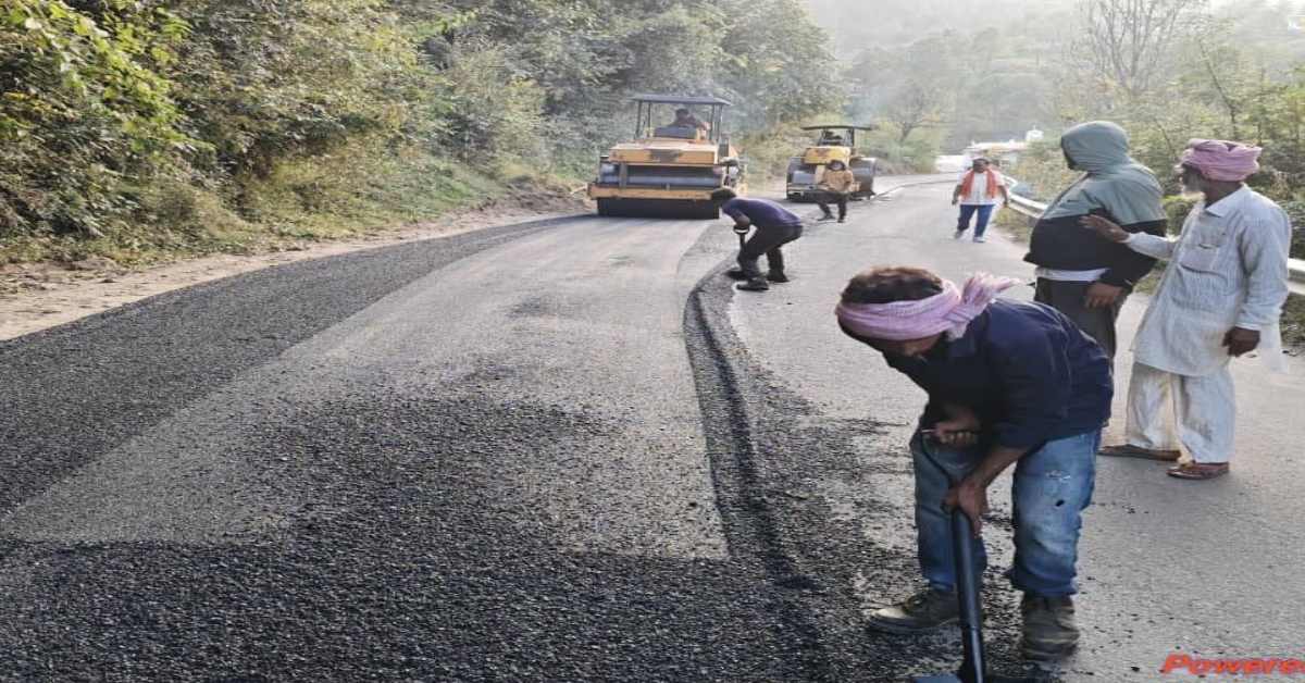 अब काम बोलेगा! उत्तराखण्ड के सभी जिलों में युद्धस्तर क्षतिग्रस्त सड़कों को दुरुस्त करने पर सरकार का फोकस, CM धामी कर रहे निगरानी