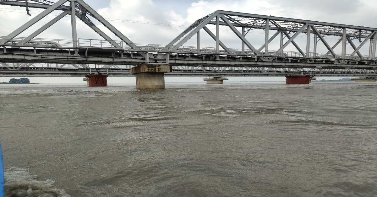 तूफान ने मचाई तबाही, 4 की मौत! 70 से ज्यादा मकान क्षतिग्रस्त, घाघरा में उफान की आशंका से हाई अलर्ट