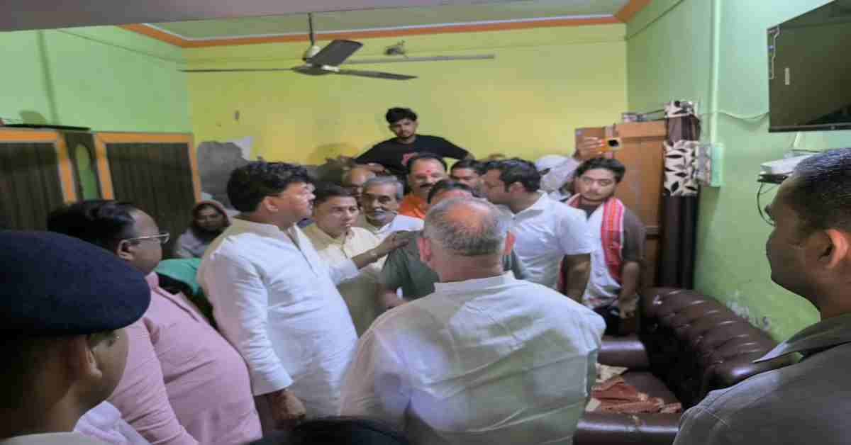 सिलेंडर विस्फोट हादसा: प्रभारी मंत्री अजीत सिंह ने घटनास्थल का लिया जायजा, मृतकों के परिजनों को 2-2 लाख और घायलों को 50-50 हजार की आर्थिक सहायता