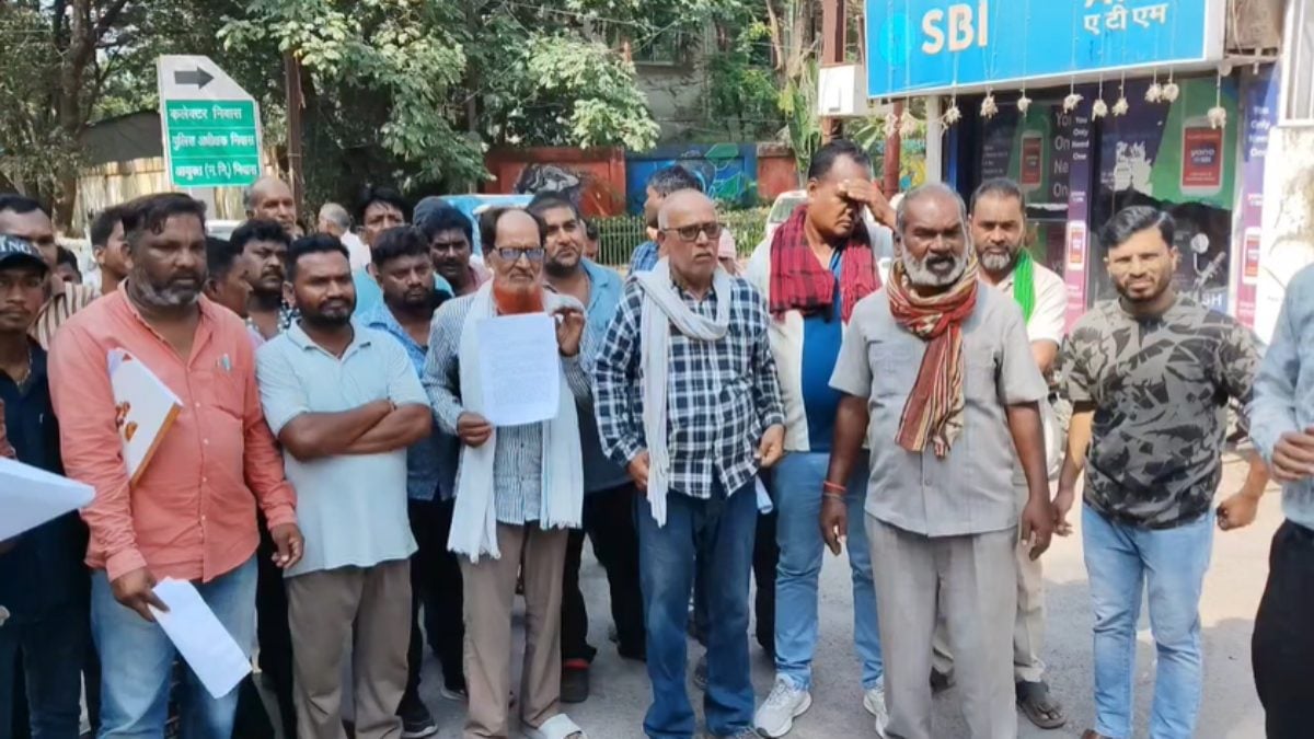मोंट्रा इलेक्ट्रिक ऑटो एजेंसी बंद होने से 100 से अधिक उपभोक्ता परेशान, कलेक्टर से लगाई गुहार