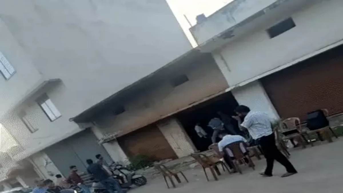राजधानी में गुटखा कारोबारी के ठिकाने पर DGGI का छापा, 50 बोरों से ज्यादा सितार जब्त, गुटखा किंग तक जुड़े रहे तार