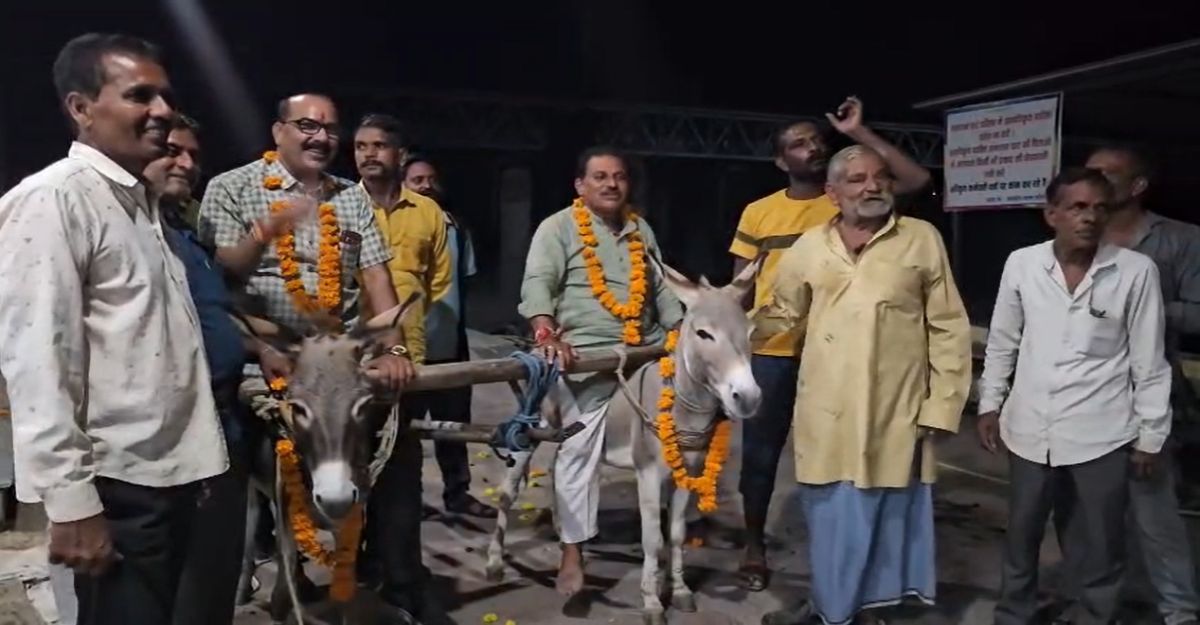 मंदसौर में बारिश की लंबी खेंच: इंद्रदेव को मनाने श्मशान घाट में गधों से कराई बुवाई, निभाई गई अनोखी परंपरा