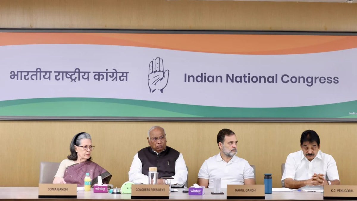 मल्लिकार्जुन खड़गे ने चुनाव आयोग और मोदी सरकार पर लोकतंत्र को कमजोर करने का लगाया आरोप, कहा- CEC सरकार की पपेट है