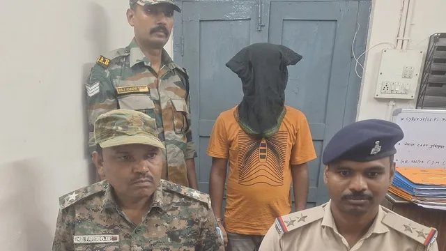 Jamtara Cyber Crime: ‘क्रेडिट कार्ड बंद हो जाएगा’… फिर APK डाउनलोड कराकर उड़ाते थे रकम, 4 मोबाइल और 5 सिम के साथ आरोपी गिरफ्तार