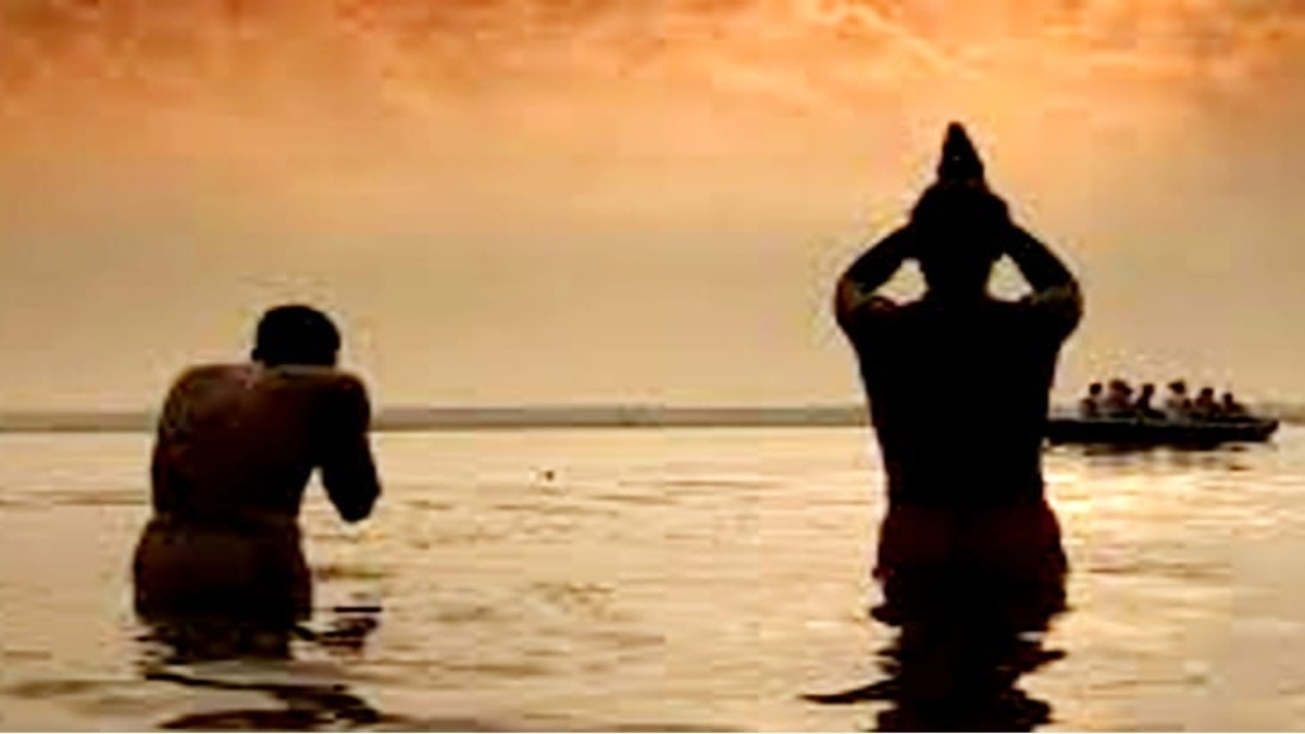 स्नान और पूजा के बाद इन चार कामों को बनाए रोज की आदत, कभी नहीं चलेगा कर्ज…