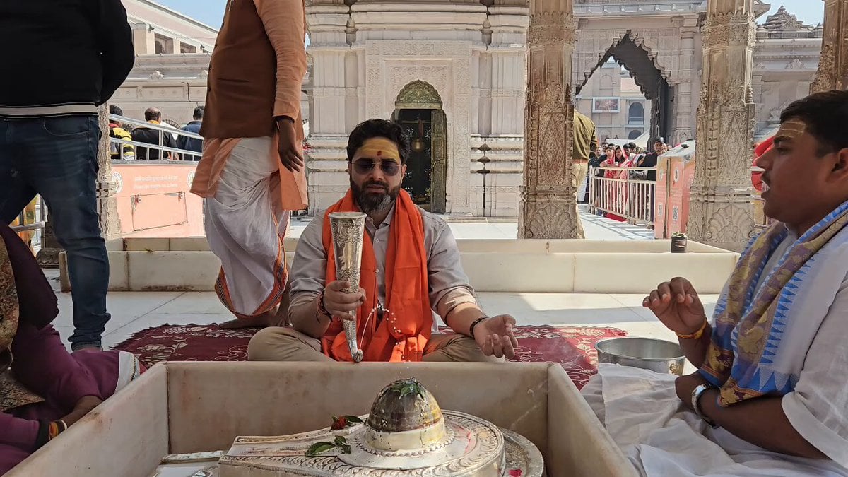 काशी विश्वनाथ मंदिर में बड़ा प्रशासनिक फेरबदल: सीईओ विश्वभूषण मिश्र का तबादला, मिली यह नई जिम्मेदारी