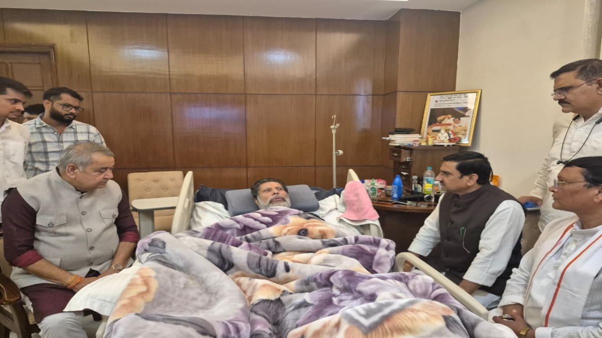 अलग खबर : चर्चाओं के बीच अब दिल्ली में किरण देव से मिले तोखन साहू