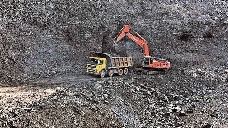 Jharkhand Coal News: कोयला चोरी और अवैध खनन पर CISF का बड़ा एक्शन प्लान, Zero Coal Leakage Policy से बढ़ेगी निगरानी, ड्रोन-GPS से होगी नजर