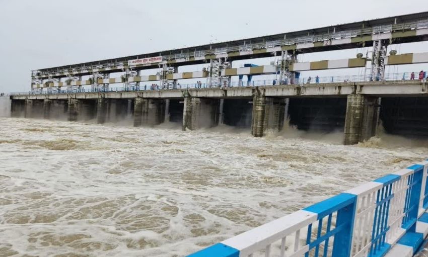 ललितपुर में आफत की बारिश: एक साथ खोले गए 6 बांधों के फाटक, जन-जीवन पूरी तरह प्रभावित