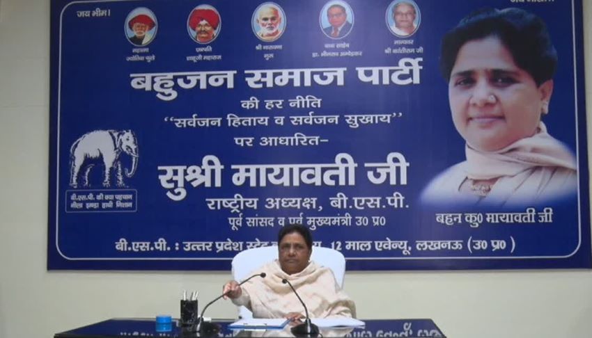 ‘निकाले गए लोग फैला रहे हैं भ्रम…’ आकाश आनंद पर फिर भड़की मायावती, तबीयत को लेकर तोड़ी चुप्पी