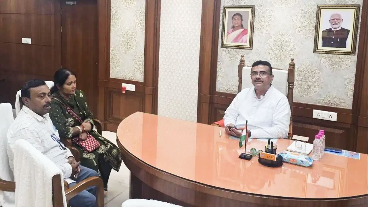 24 घंटे में ममता बनर्जी को दूसरा झटका, नंदीग्राम सीट की उम्मीदवार संचिता प्रधान सीएम शुभेंदु से मिलीं ; बदल सकती हैं पाला