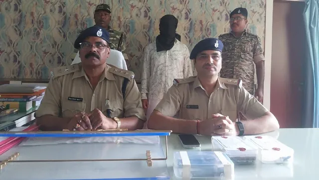 निखार सबलोक हत्याकांड में बड़ी गिरफ्तारी, कुख्यात अपराधी सिंटू सिंह दबोचा गया, पिस्टल और बाइक बरामद