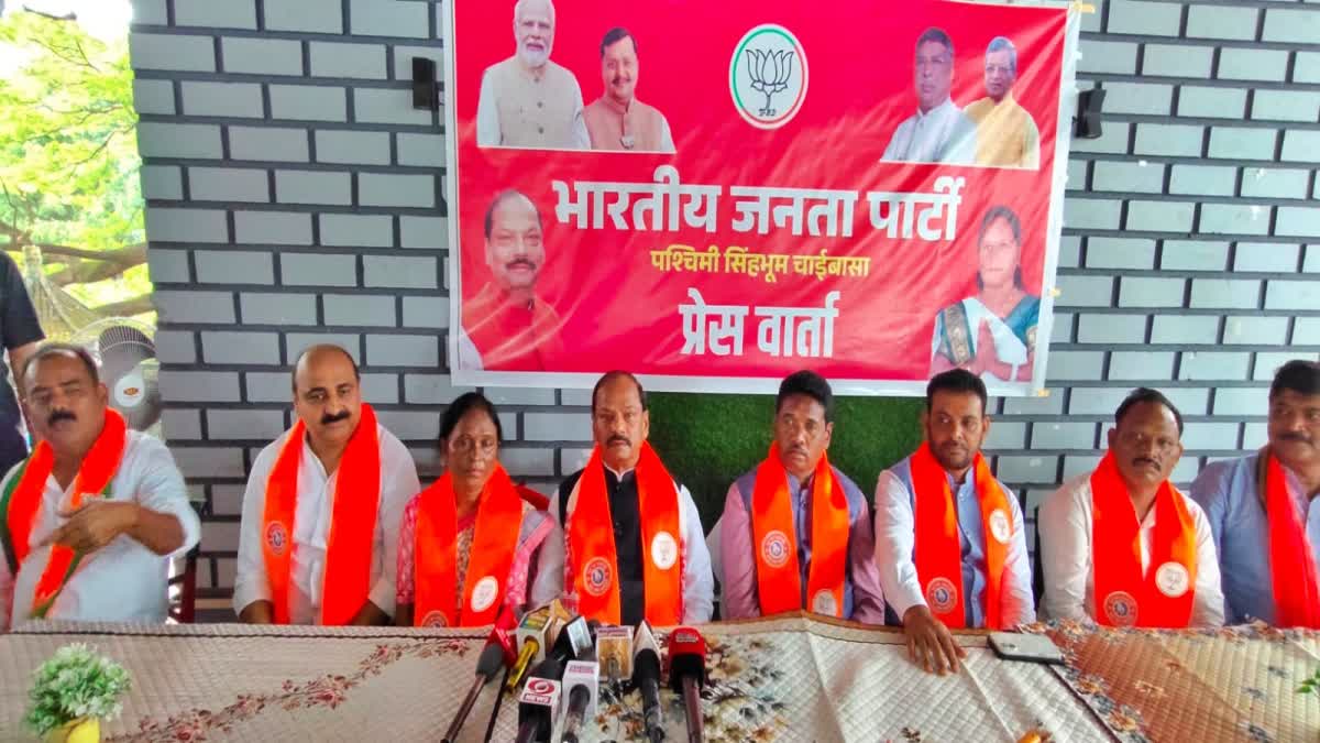 Jharkhand Politics: MMDR कानून पर रघुवर दास ने JMM-कांग्रेस को घेरा, बोले- गलत व्याख्या कर फैलाया जा रहा भ्रम, DMF फंड पर भी उठाए सवाल