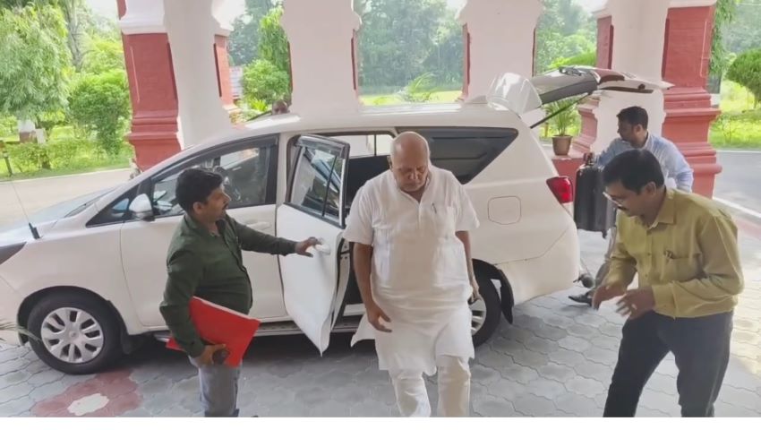 ‘रोज बदलते हैं रंग!’ सूर्य प्रताप शाही ने अखिलेश यादव को क्यों कहा गिरगिट सियासत का खिलाड़ी?
