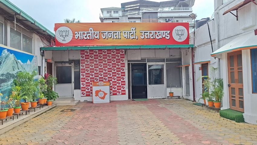 उत्तराखंड 2027: क्या टूटेगा हर 5 साल वाला मिथक या बीजेपी रचेगी नया इतिहास?