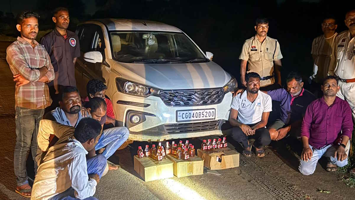 शराब दुकान के सुपरवाइजर व सेल्समैन बने कोचिए! संकुल समन्वयक शिक्षक समेत 7 रंगे हाथों गिरफ्तार, 8 लाख की कार और 160 पाव शराब जब्त…