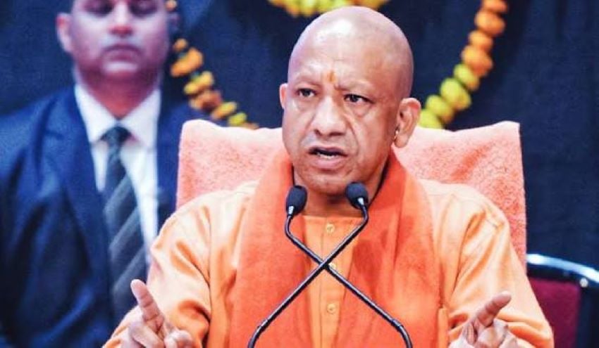 CM Yogi Speech: ‘दुनिया घूमो पर गांव की मिट्टी मत भूलो’… युवाओं के नाम CM योगी का भावुक संदेश