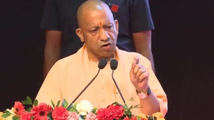 UP में हर हफ्ते लगेगा रोजगार मेला, 6 महीने में 1 लाख युवाओं को मिलेगी सरकारी नौकरी: CM योगी