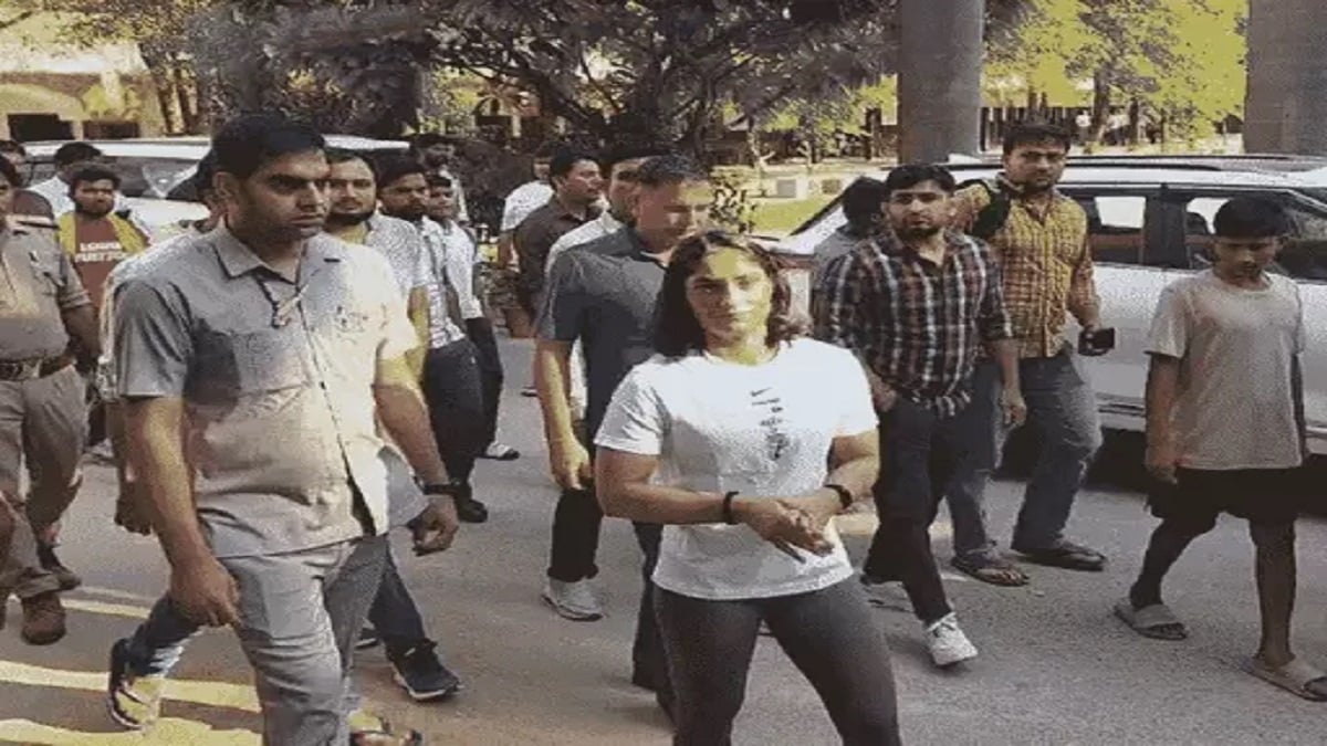 दिल्ली हाईकोर्ट का WFI को आदेश, विनेश मामले में हो फैसला
