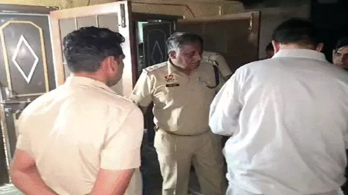 एक ही परिवार के चार लोगों की मौत, जांच में जुटी पुलिस