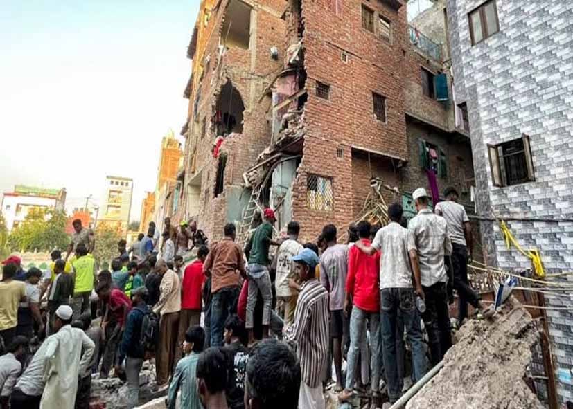 सीमापुरी हादसे में बढ़ा मौत का आंकड़ा, अब तक 4 लोगों की मौत ; रेस्क्यू जारी