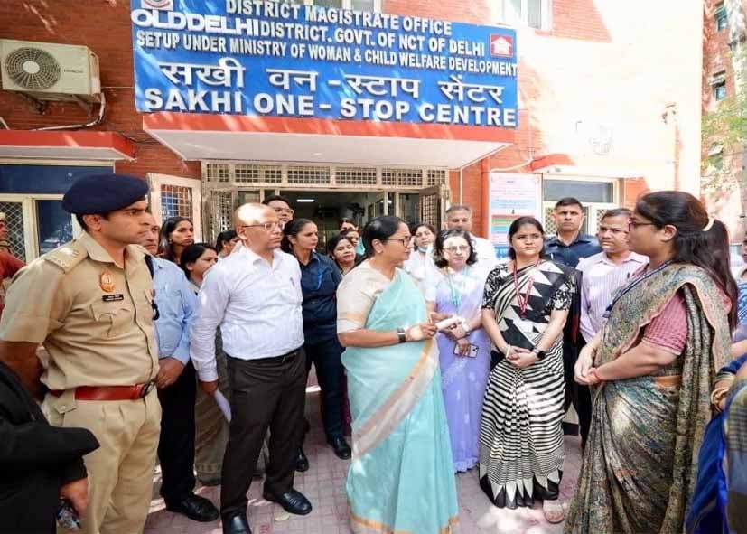 सखी सेंटरों की निगरानी बढ़ी, CM रेखा गुप्ता ने CMO को मासिक रिपोर्ट भेजने के दिए आदेश