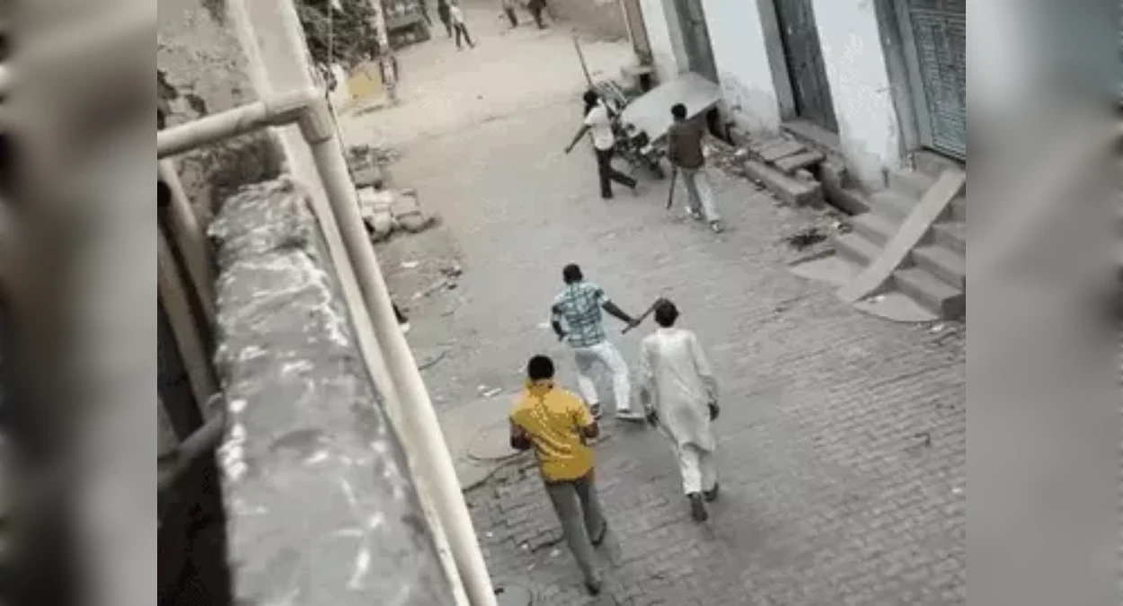 मामूली बात पर पानीपत में खूनी खेल, चौराहे पर चलीं गोलियां और तलवारें