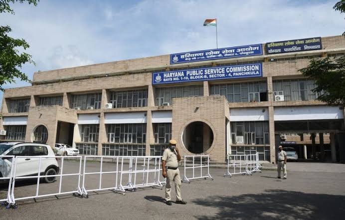 HCS Result 2026: 394.50 अंक लेकर अभिषेक सरोहा टॉपर, 316 अभ्यर्थियों के नंबर जारी