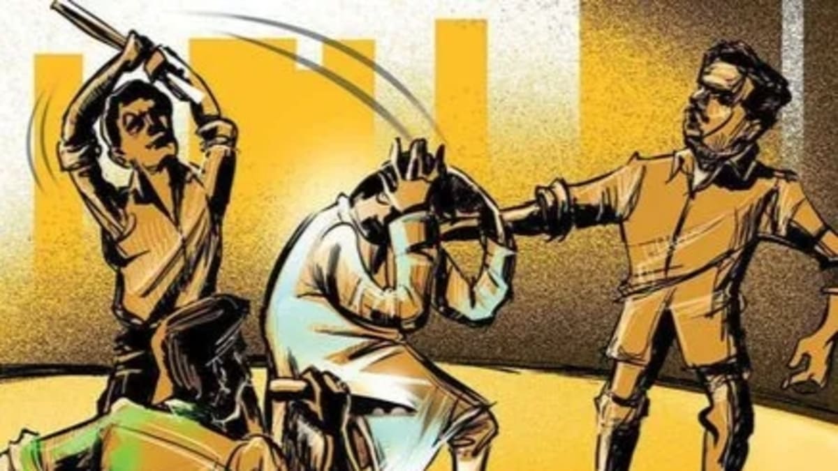 शराब के नशे में धुत शिक्षक ने भाजपा जिलाध्यक्ष और लोजपा नेता पर बोला हमला, चार लोग घायल