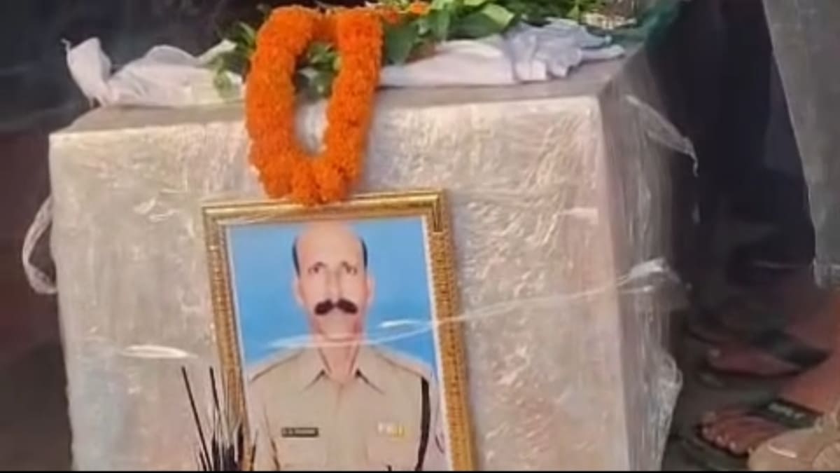 असम में ड्यूटी के दौरान बीएसएफ जवान राजनाथ पासवान का निधन, ​पैतृक गांव पहुंचा पार्थिव शरीर