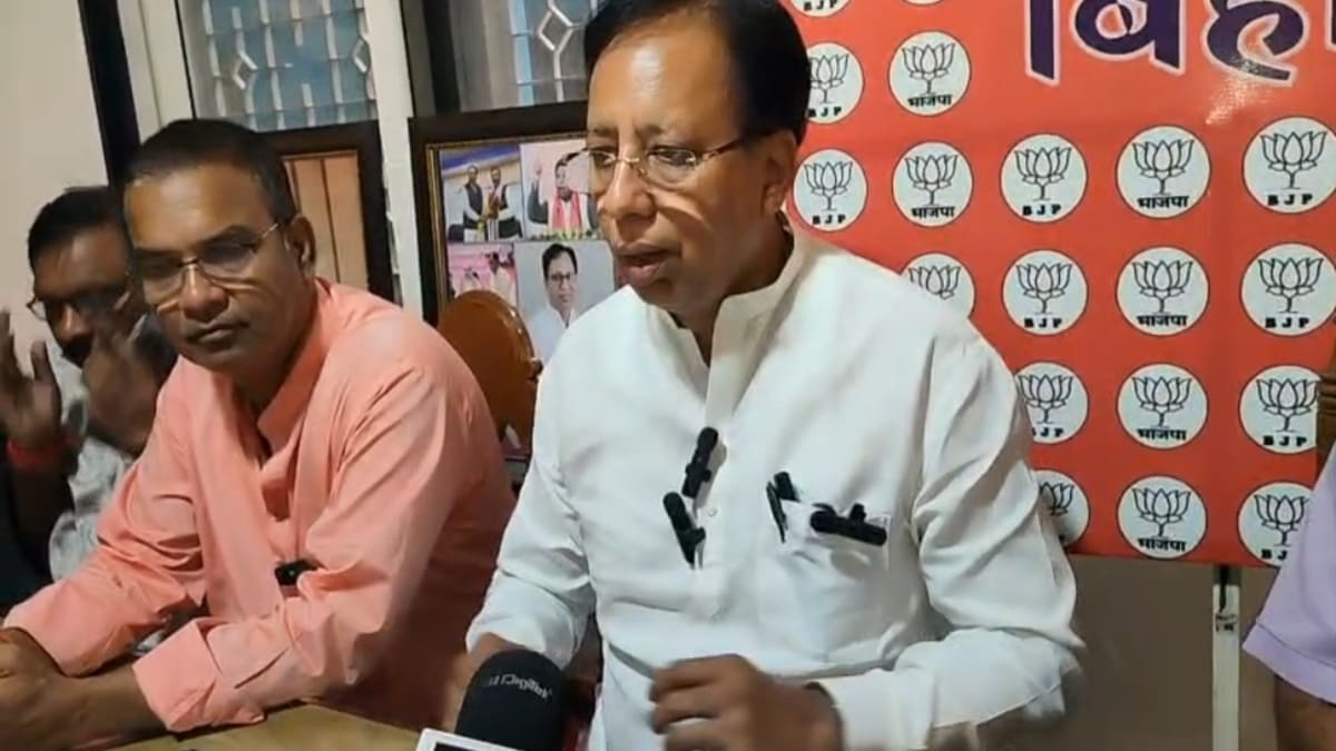 चंपारण बाढ़ त्रासदी पर सांसद संजय जायसवाल का बयान, टूटे तटबंधों की होगी मरम्मत, पीड़ितों को मिलेगा मुआवजा