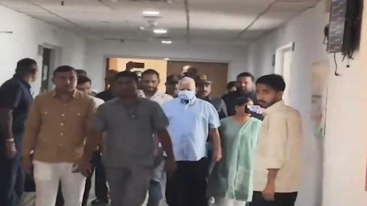 IRCTC घोटाला: लालू-राबड़ी और तेजस्वी की राउज एवेन्यू कोर्ट में पेशी, ​क्या है पूरा मामला और जमीन कनेक्शन?